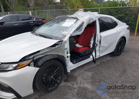 2021 Toyota Camry Xse z USA, uszkodzony, nr VIN 4T1K61AKXMU568974
